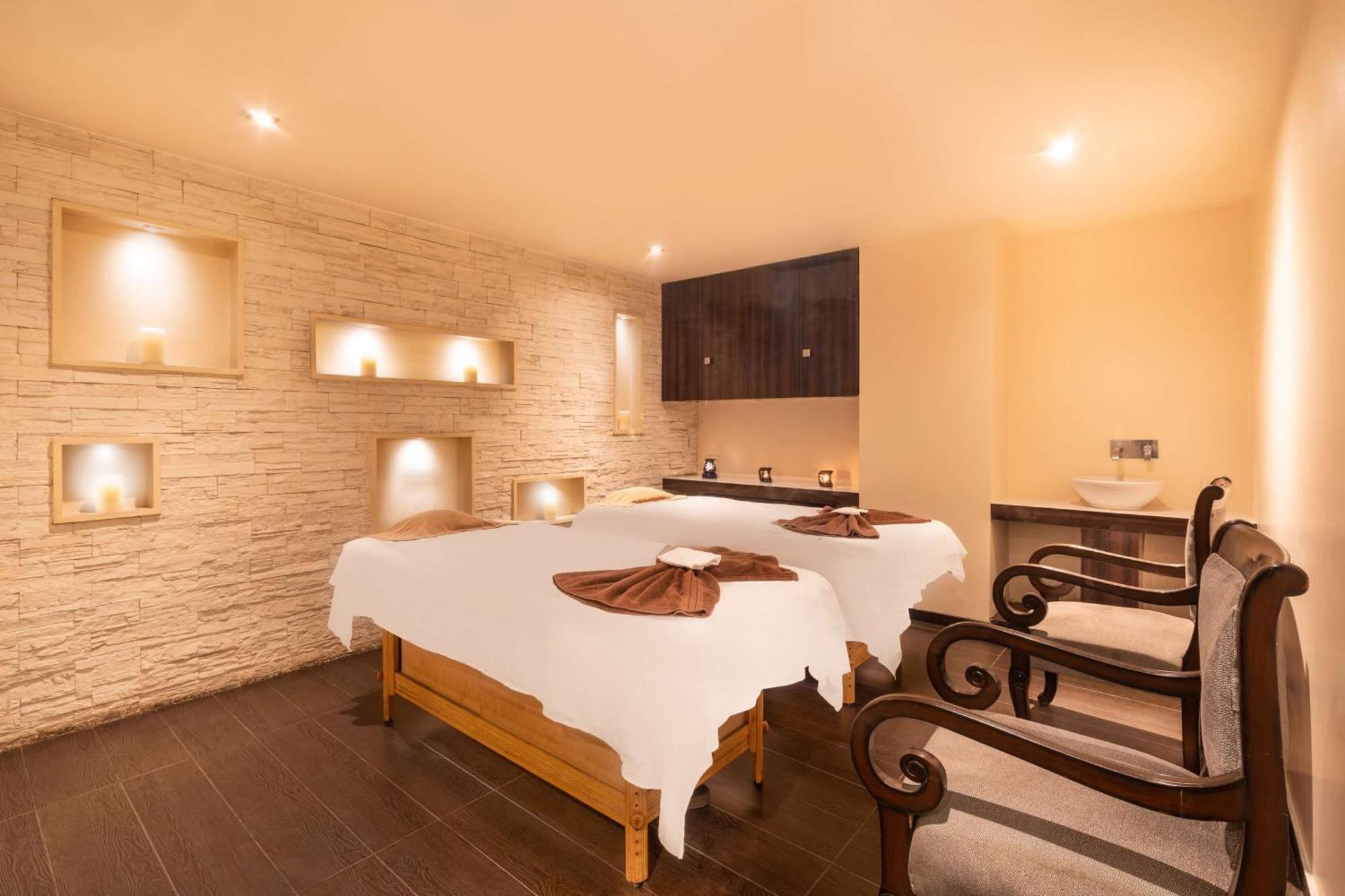 Hotel Park Plaza Faridabad Zewnętrze zdjęcie